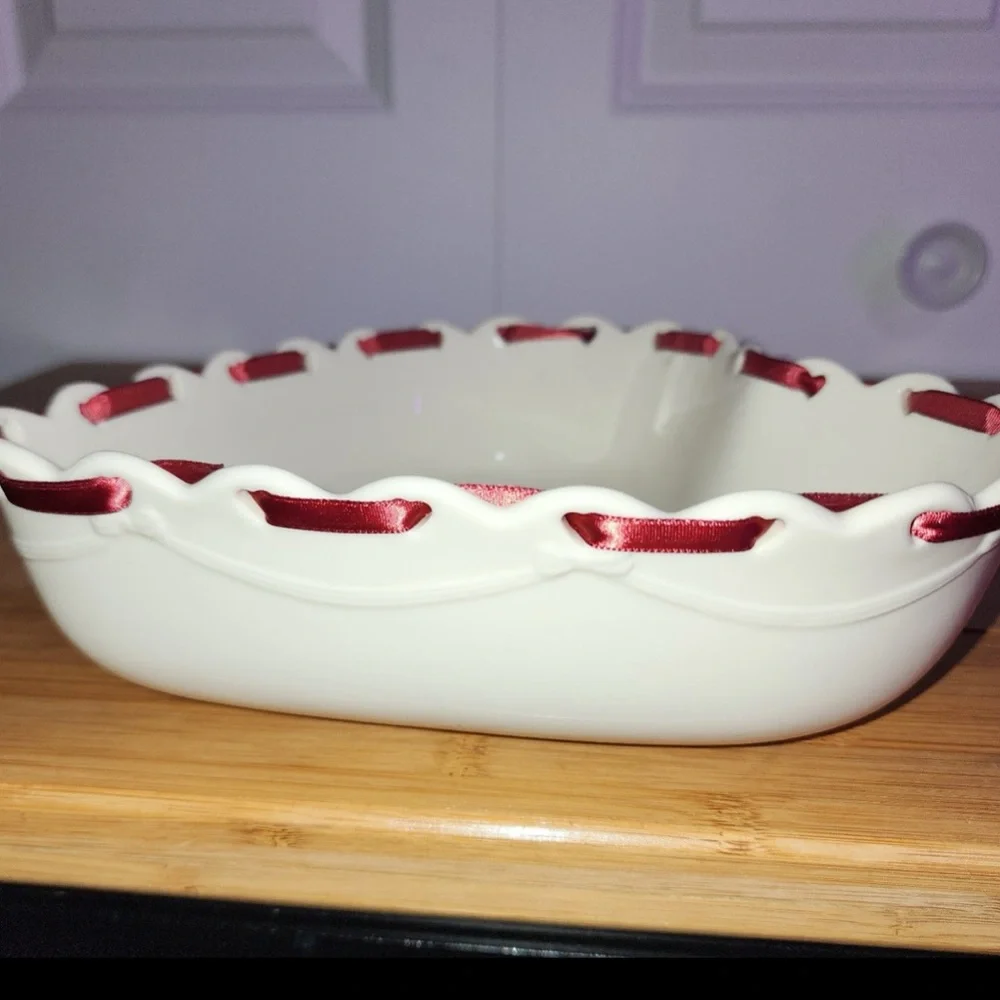Large Longaberger Heart Shaped Oven Baker Red Ribbon Ivory Embossed Floral 1993